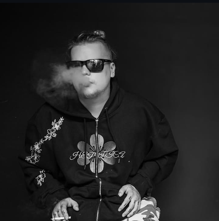Dedo Eazy